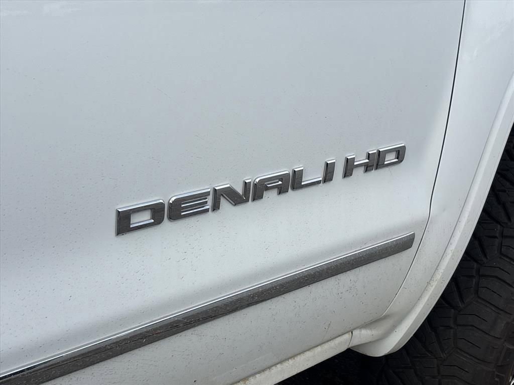 Used 2017 GMC Sierra 2500 Denali w/ Duramax Plus Package AWD/4WD image 20