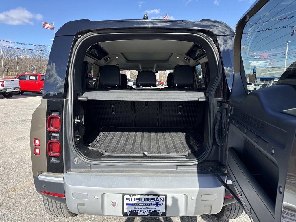 Used 2020 Land Rover Defender 110 SE image 5