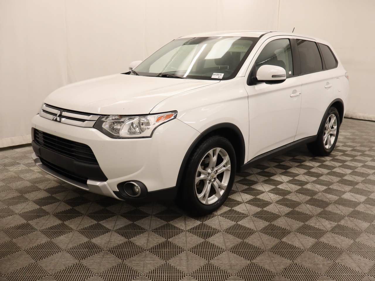 Used 2015 Mitsubishi Outlander SE FWD image 1