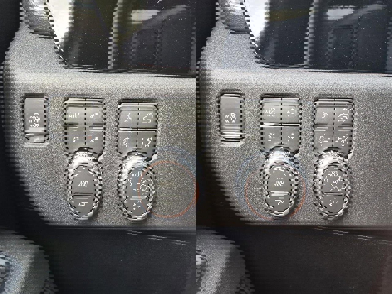 New 2026 GMC Sierra 3500 SLT w/ Texas SLT Premium Package AWD/4WD image 16