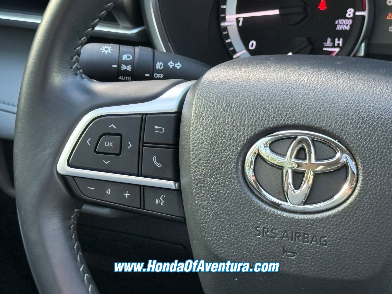 Used 2023 Toyota Highlander XLE FWD image 15