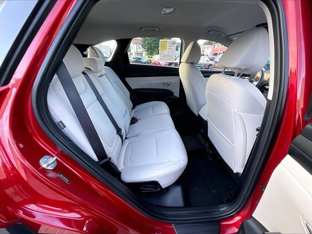 Used 2025 Hyundai Tucson SE AWD/4WD image 16
