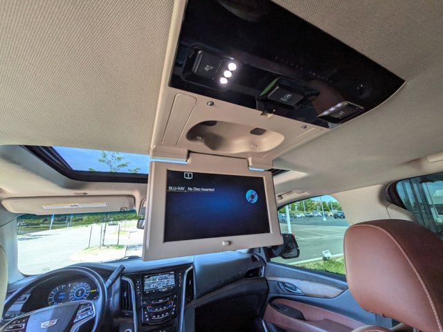 Used 2016 Cadillac Escalade Luxury AWD/4WD image 21