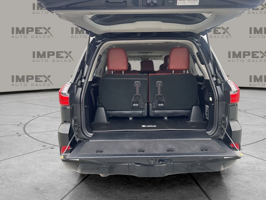 Used 2021 Lexus LX 570 4WD w/ Luxury Package image 32
