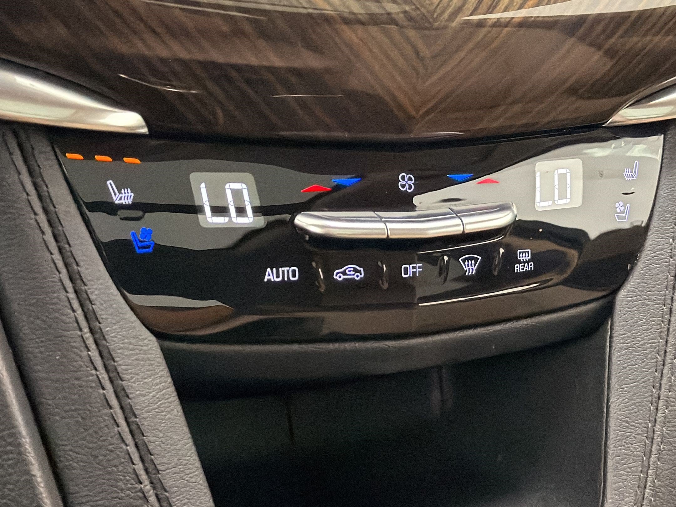 Used 2023 Cadillac XT6 Sport w/ Platinum Package AWD/4WD image 19