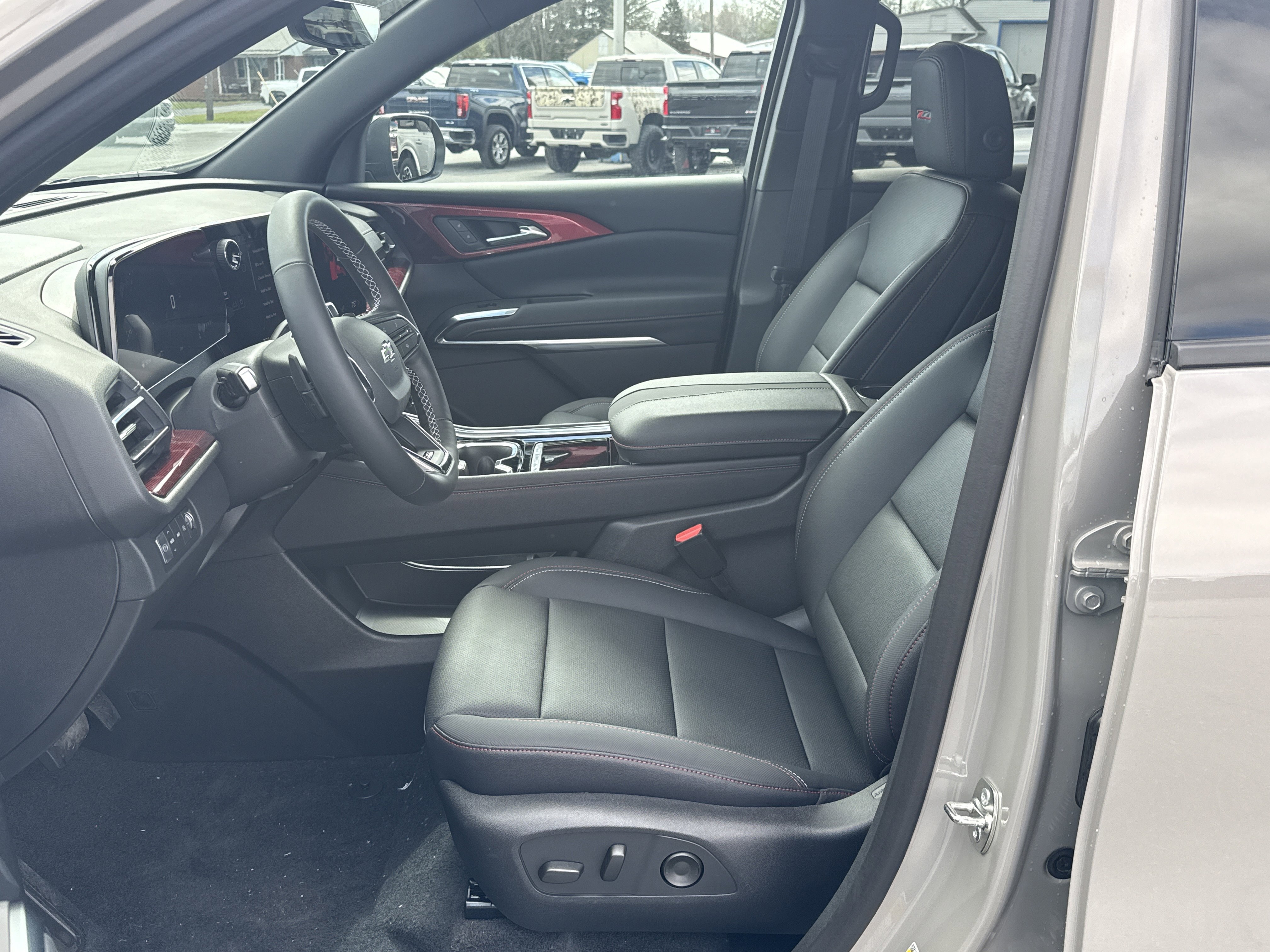 New 2026 Chevrolet Traverse Z71 w/ Driver Confidence Package image 11