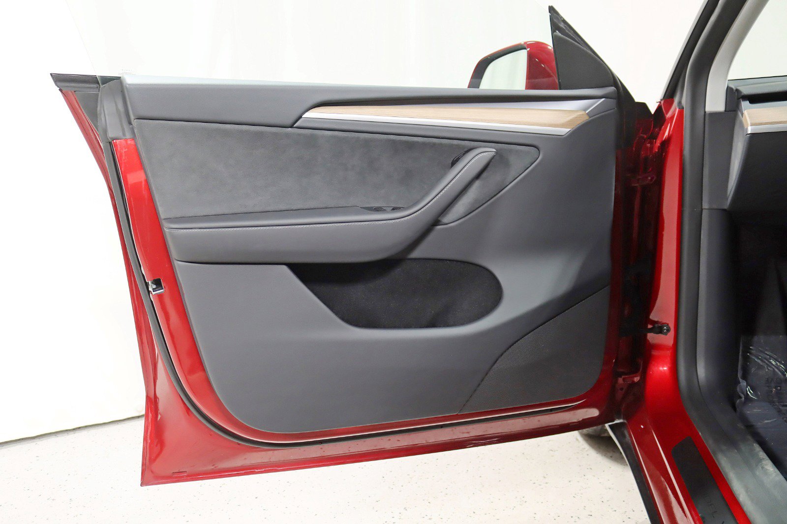 Used 2025 Tesla Model Y Long Range image 33