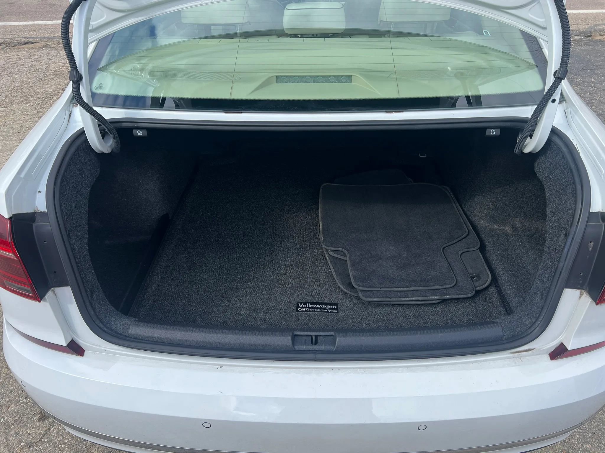 Used 2017 Volkswagen Passat 1.8T SE image 14