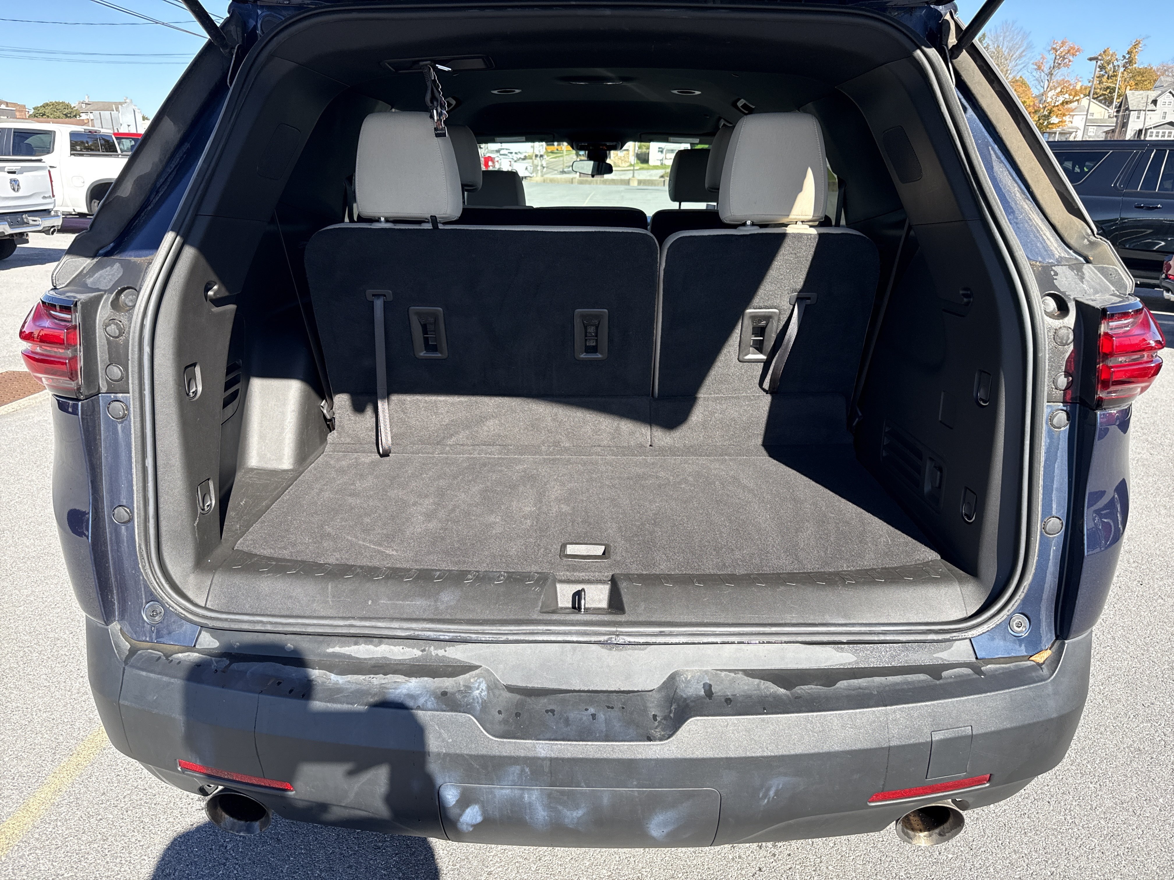 Used 2023 Chevrolet Traverse LS w/ Safety Package AWD/4WD image 17