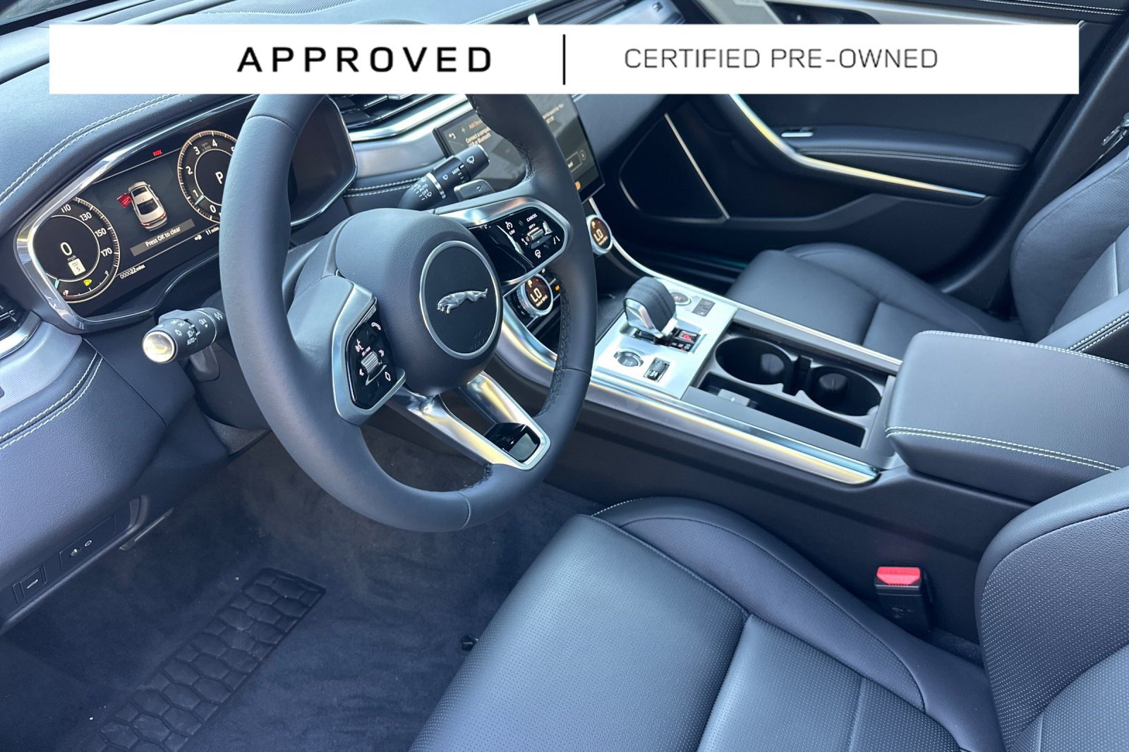 Used 2024 Jaguar XF R-Dynamic SE AWD/4WD image 4
