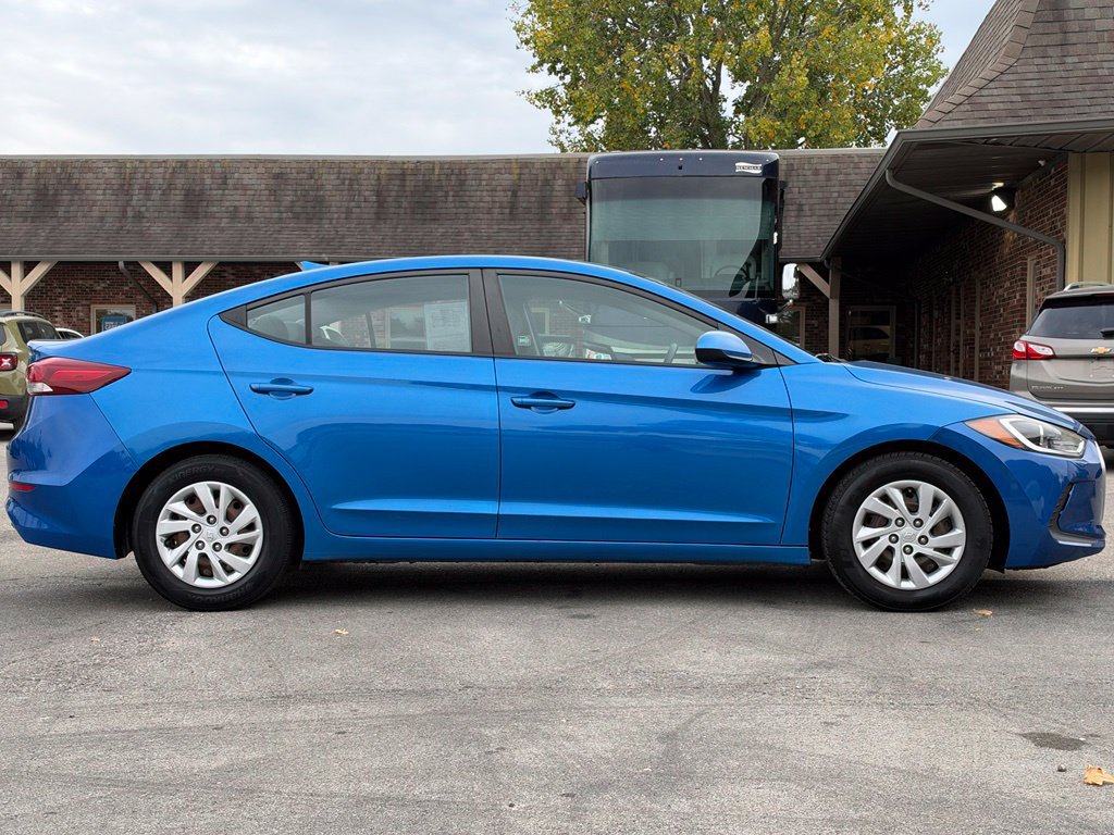 Used 2017 Hyundai Elantra SE FWD image 6