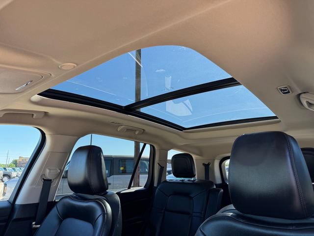 Used 2023 Lincoln Aviator AWD w/ Premium Package image 30