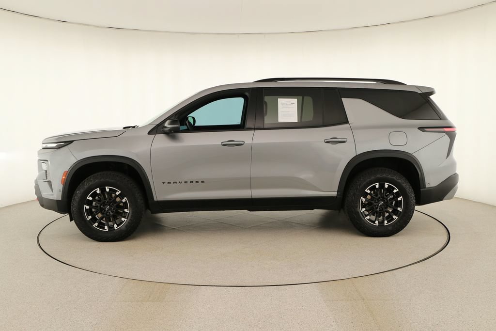 Used 2025 Chevrolet Traverse Z71 w/ Enhanced Driving Package AWD/4WD image 2