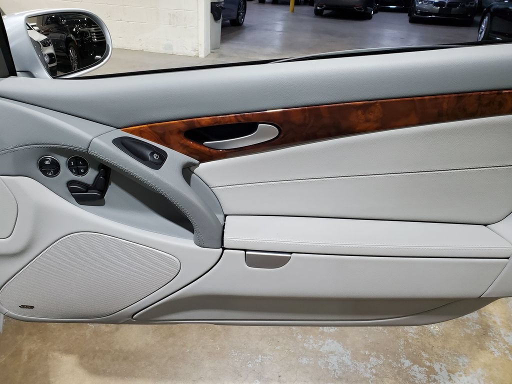 Used 2008 Mercedes-Benz SL 550 image 16