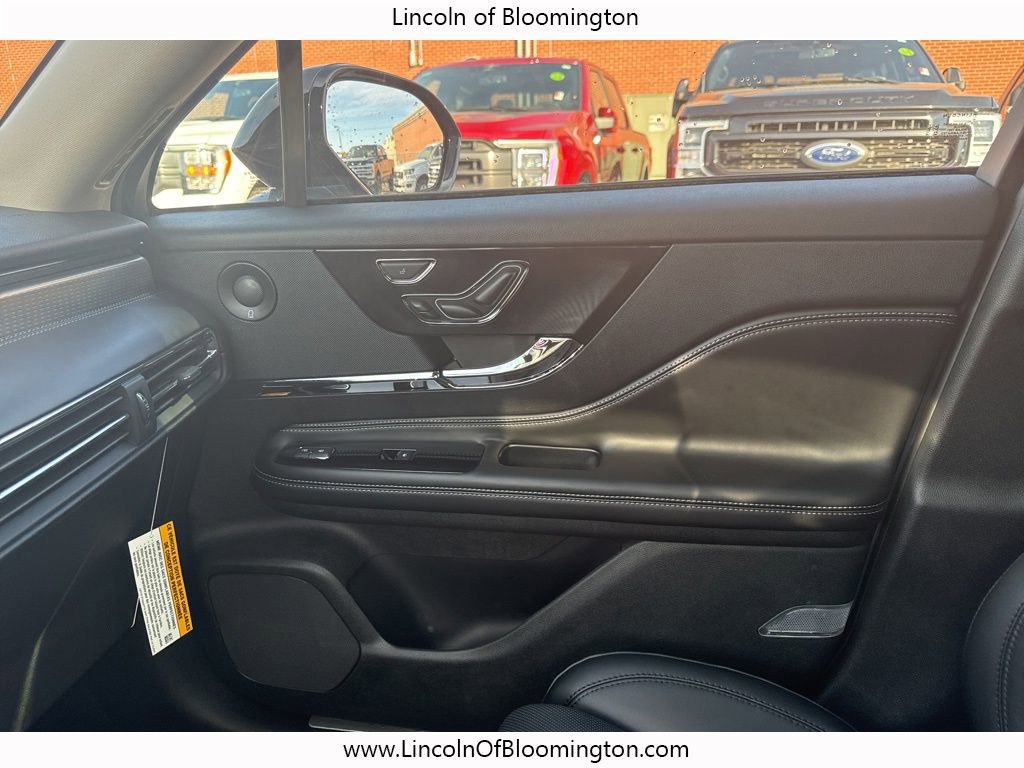 New 2025 Lincoln Corsair Reserve w/ Equipment Group 202A image 44