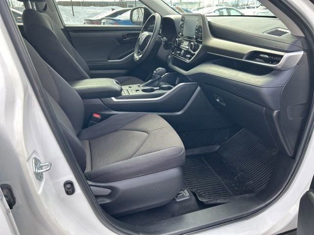 Used 2022 Toyota Highlander L image 40