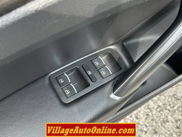 Used 2016 Volkswagen Passat 1.8T SE w/ Lighting Package (P06) FWD image 11