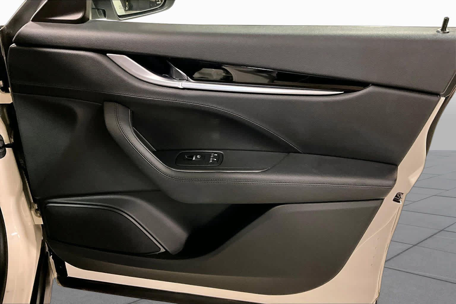 Used 2019 Maserati Levante AWD/4WD image 23