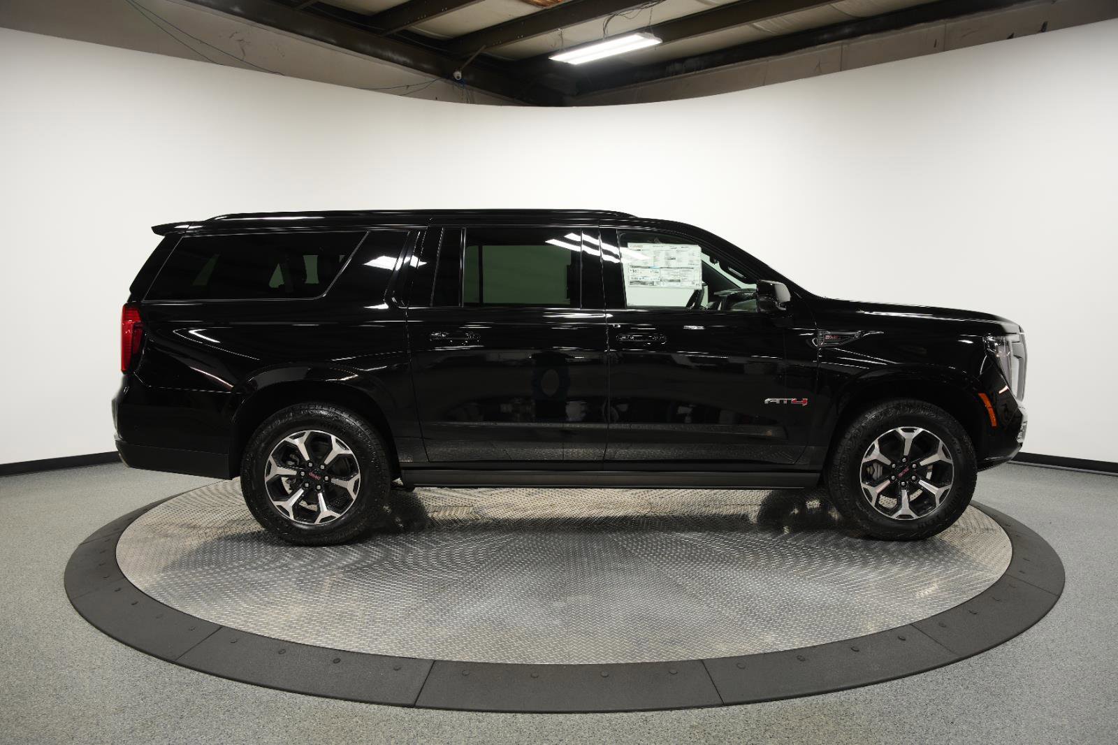 New 2026 GMC Yukon XL AT4 w/ AT4 Premium Plus Package AWD/4WD image 12