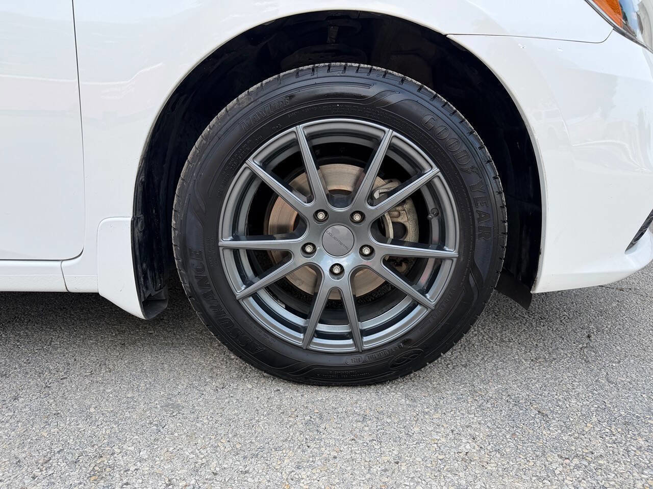 Used 2017 Nissan Sentra SV FWD image 34