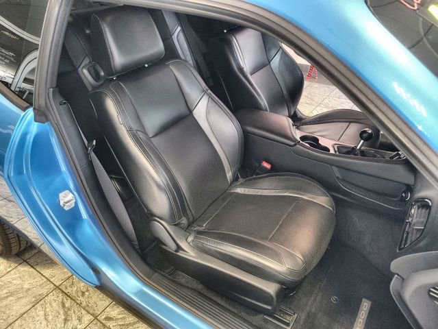 Used 2015 Dodge Challenger R/T Plus image 24