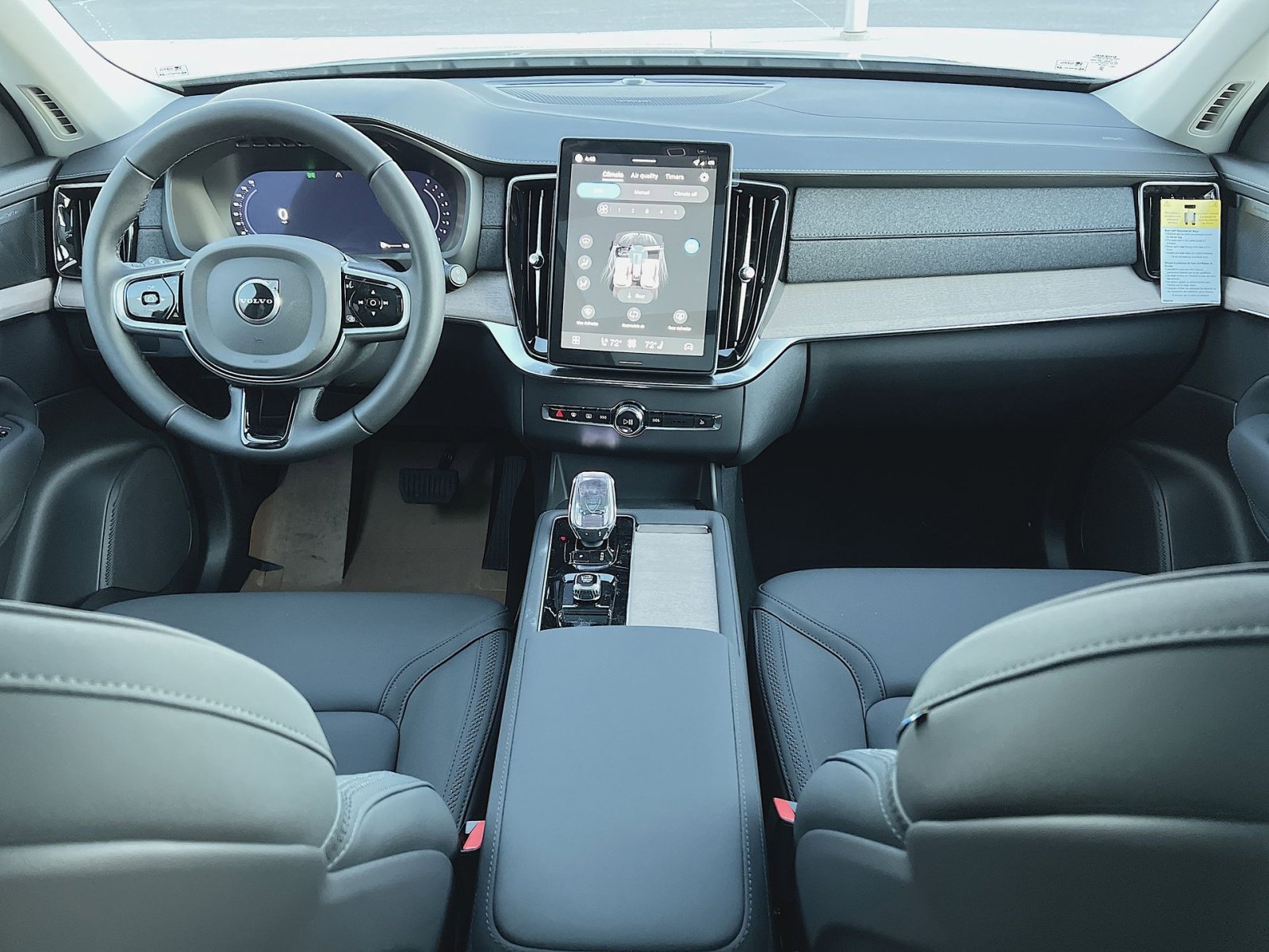 New 2026 Volvo XC90 B6 Plus w/ Protection Package Premier AWD/4WD image 23