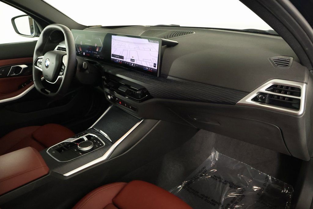 Used 2025 BMW 330i Sedan w/ Premium Package image 9
