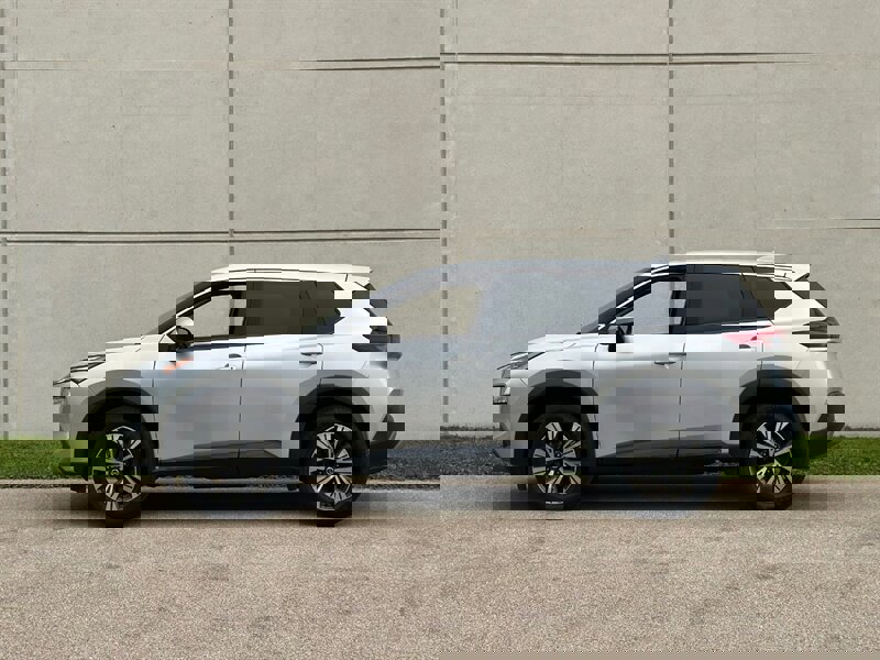 Used 2021 Nissan Rogue SV image 6