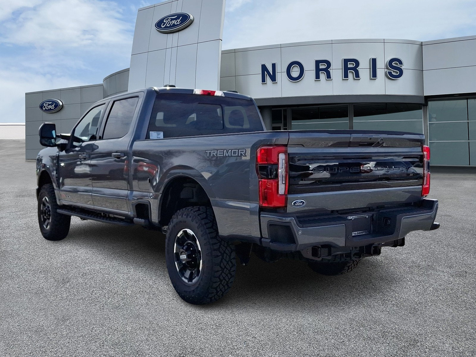 New 2026 Ford F350 Platinum w/ Tremor Off-Road Package AWD/4WD image 3