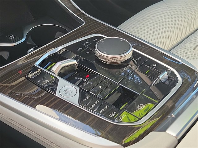 Used 2023 BMW X7 xDrive40i w/ Premium Package image 32