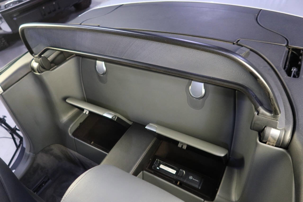 Used 2005 Mercedes-Benz SL 55 AMG SL 55 AMG 2dr Convertible image 16