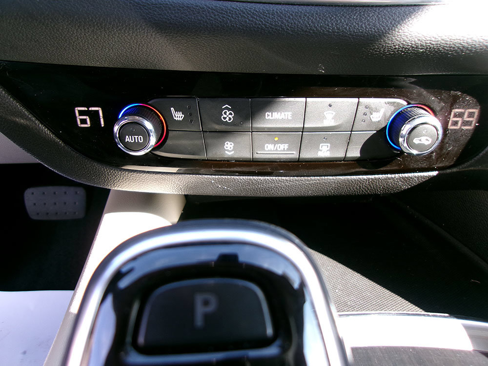 Used 2021 Buick Enclave Essence AWD/4WD image 18