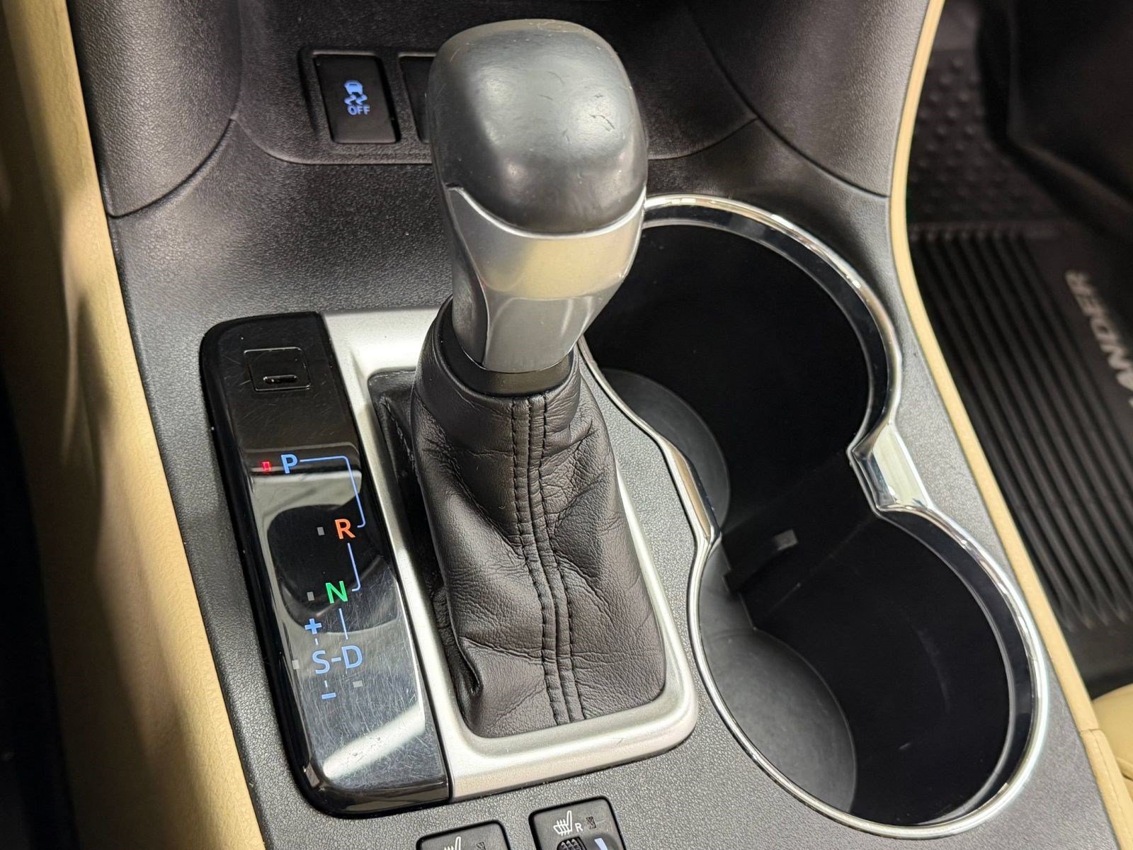 Used 2019 Toyota Highlander XLE AWD/4WD image 16