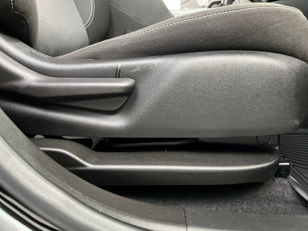 Used 2025 Chevrolet Blazer LT image 23