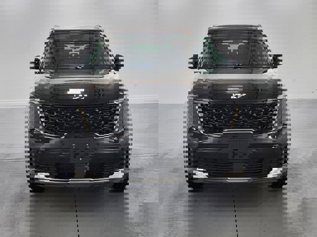 Used 2024 Kia Sorento S image 3