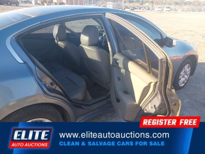 Used 2011 Nissan Altima 2.5 S image 16