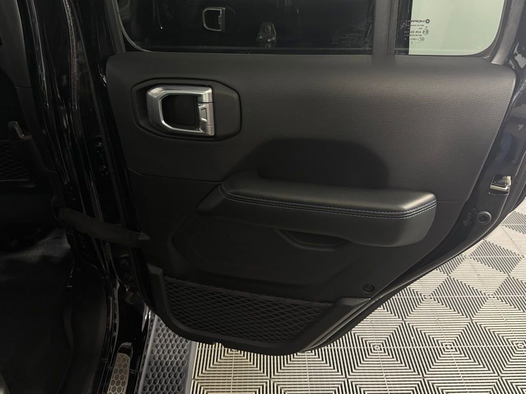 Used 2024 Jeep Wrangler High Altitude image 28