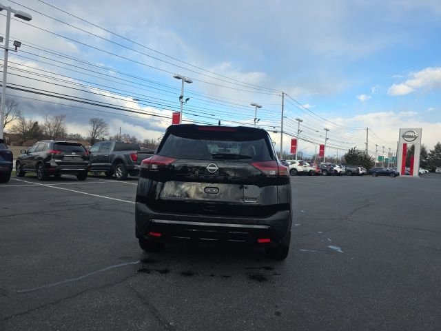 Certified 2023 Nissan Rogue SV w/ SV Premium B Package image 6