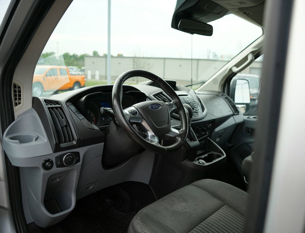 Used 2017 Ford Transit 350 XLT RWD image 18