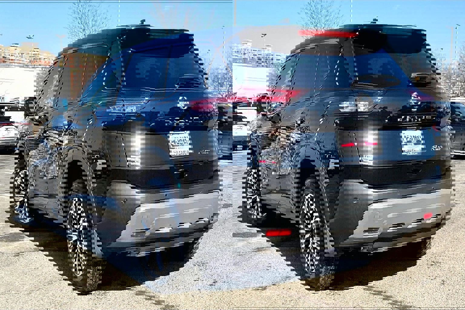 Used 2023 Nissan Rogue SV image 11