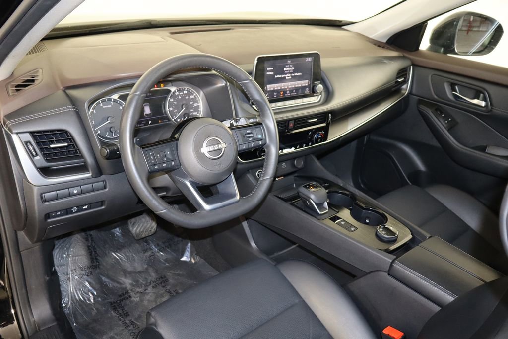 Used 2023 Nissan Rogue SV w/ SV Premium B Package image 27