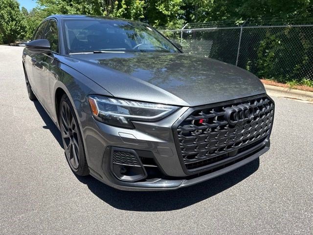 Used 2025 Audi S8 AWD/4WD image 6