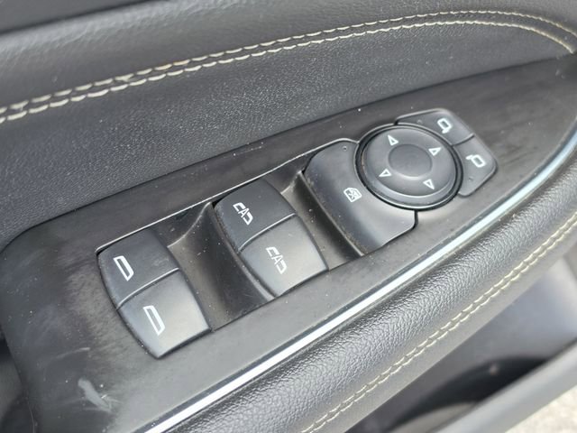 Used 2018 Buick Regal Essence w/ Driver Confidence Package #1 FWD image 18