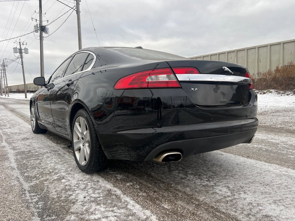 Used 2010 Jaguar XF Luxury image 8