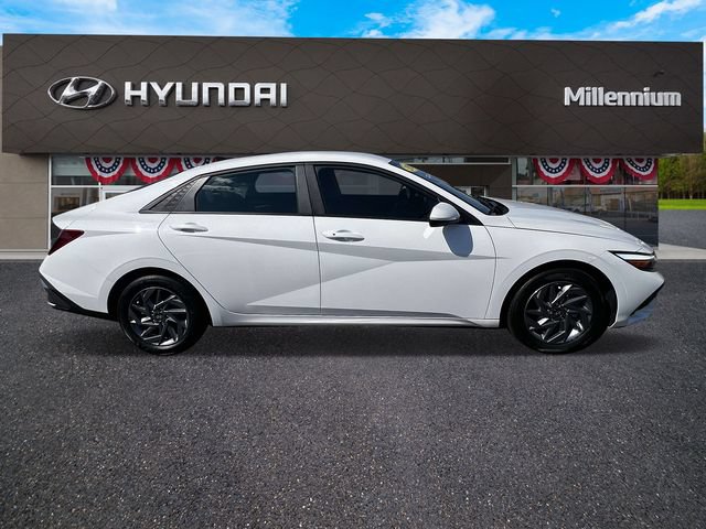 Certified 2024 Hyundai Elantra SEL FWD image 7