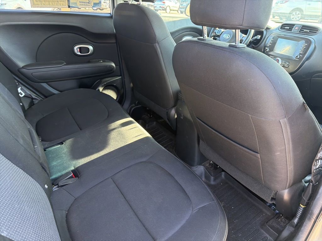 Used 2018 Kia Soul + image 8