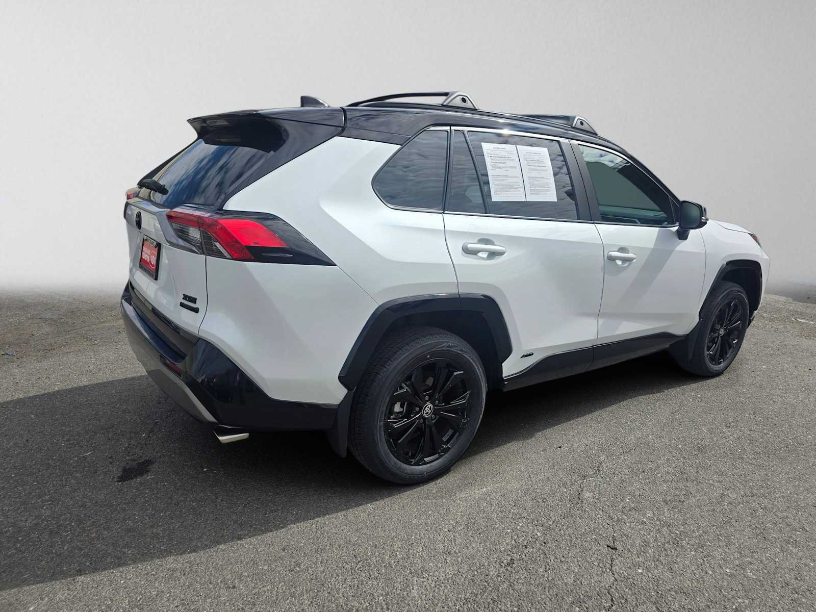 Used 2023 Toyota RAV4 XSE AWD/4WD image 3