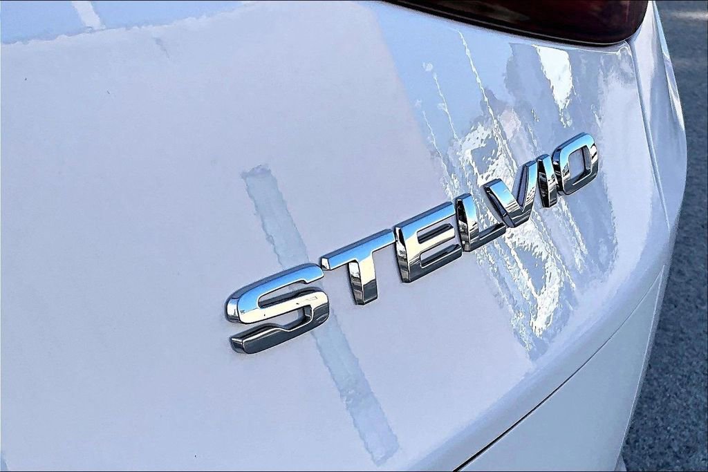 Used 2022 Alfa Romeo Stelvio Ti AWD/4WD image 8