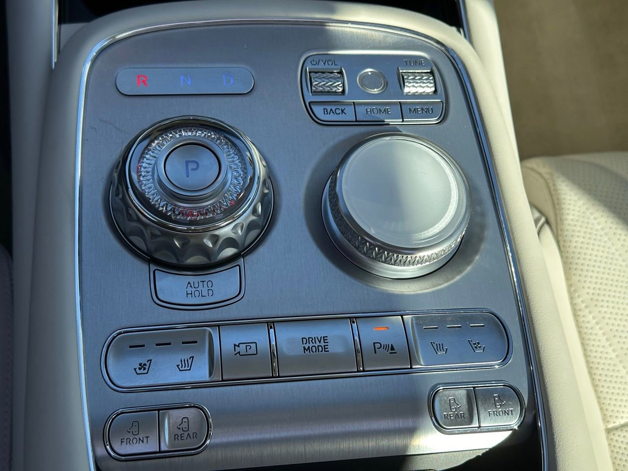 Used 2025 Genesis G90 3.5T image 39