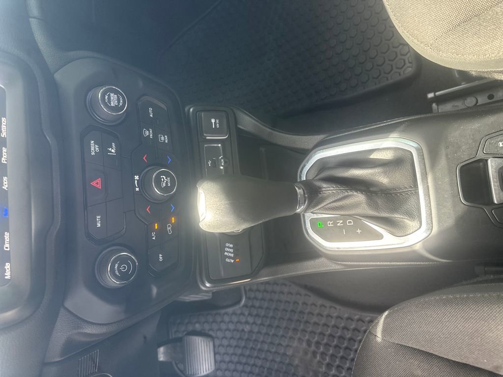 Used 2023 Jeep Renegade Altitude AWD/4WD image 10
